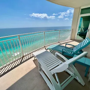 aqua-resort-direct-beachfront-3-bedroom-condo-sleeps-7.panamacity-beachhotels.com/