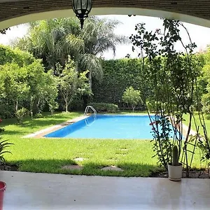 magnifique-villa-avec-piscine-ideale-pour-famille.marrakeshhotelsmorocco.com/